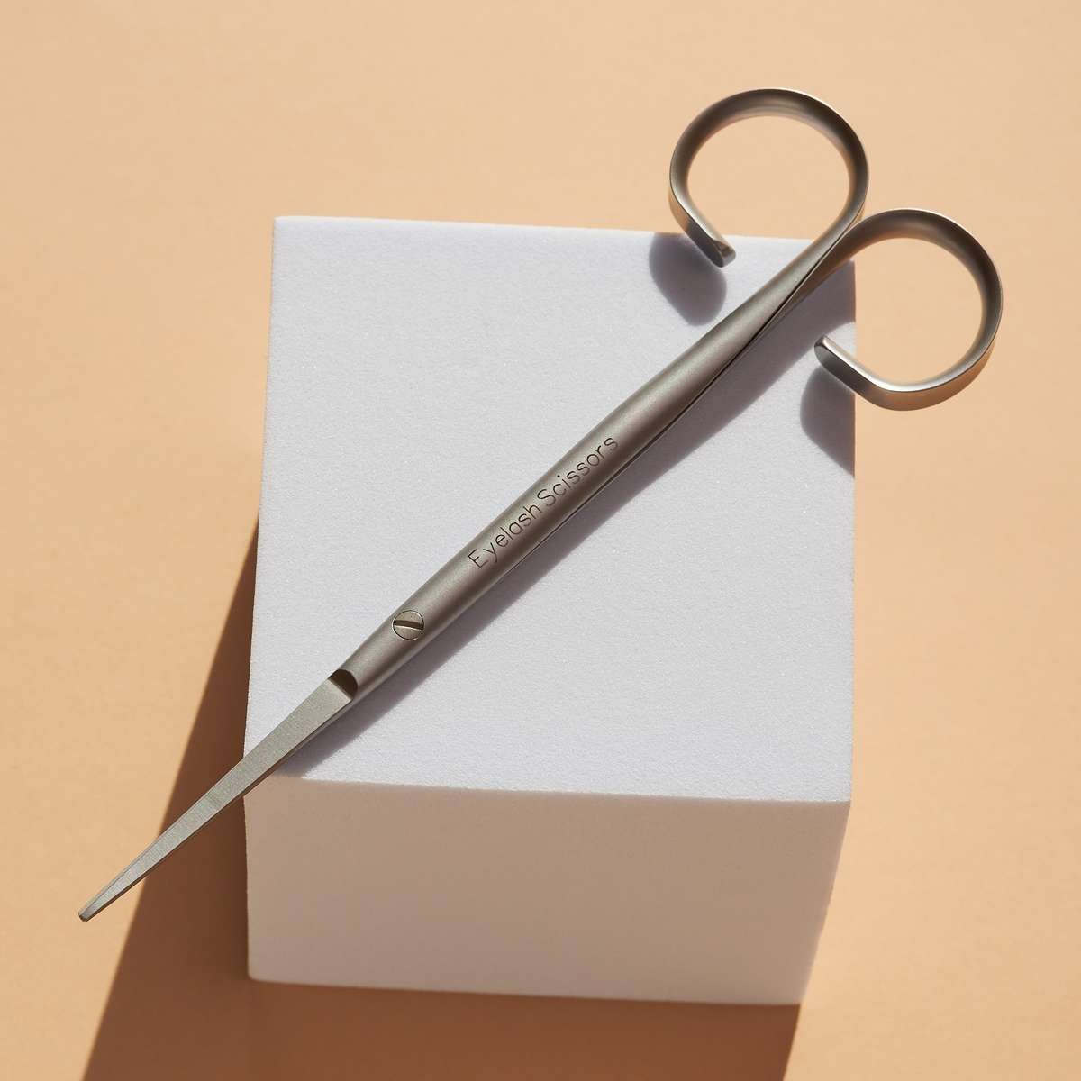 Ciseaux Sourcils • Rubis - Beauty Tech