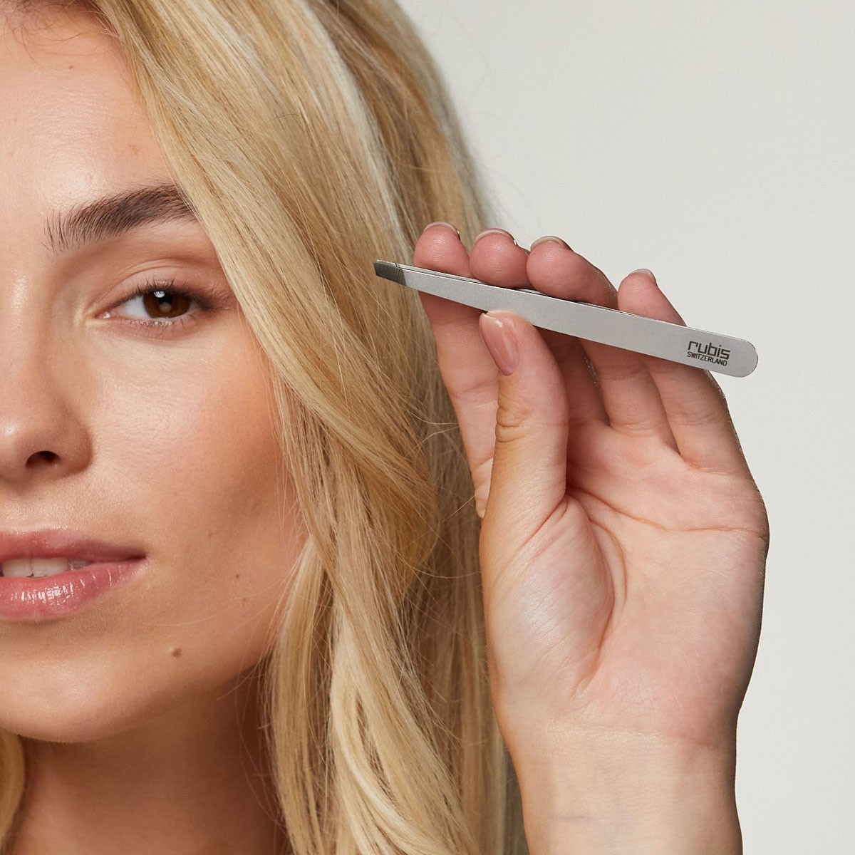 Pince à Épiler Classique - Inox • Rubis - Beauty Tech