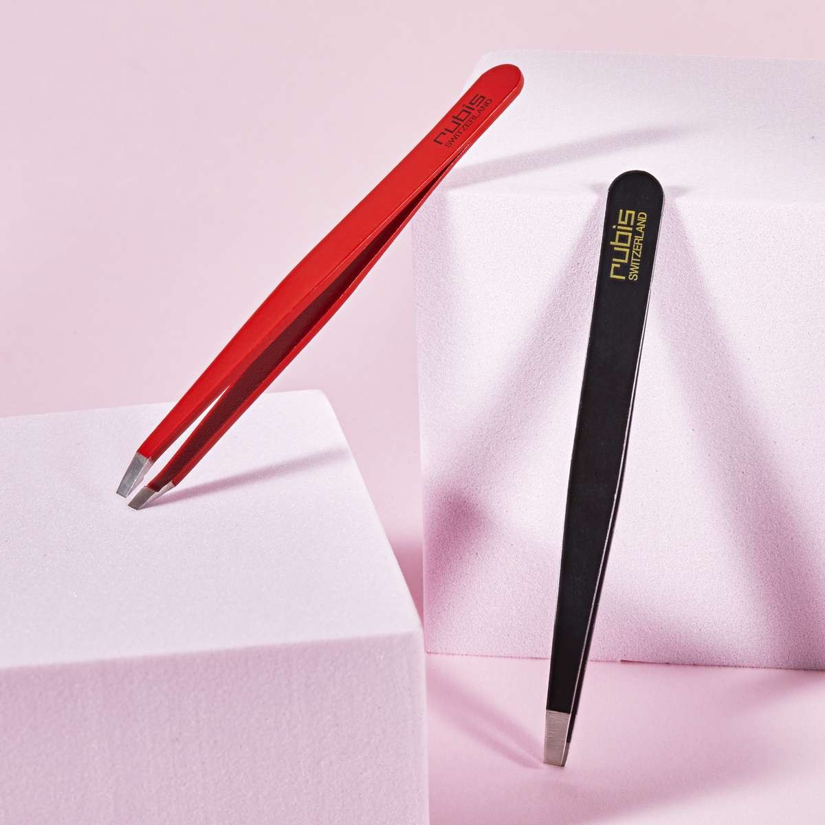 Pince à Épiler Classique - Noire • Rubis - Beauty Tech®